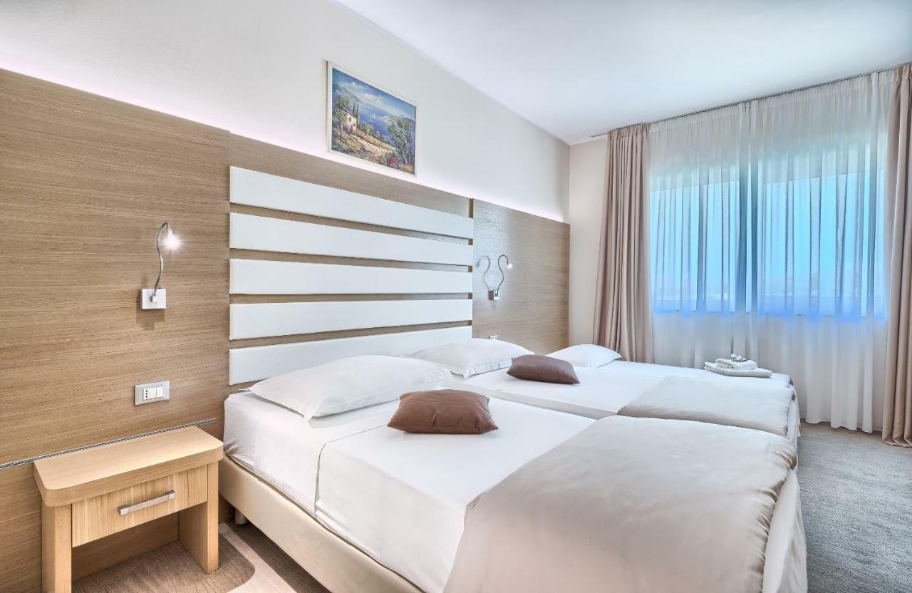 Hotel Panorama Sibenik Bagian luar foto